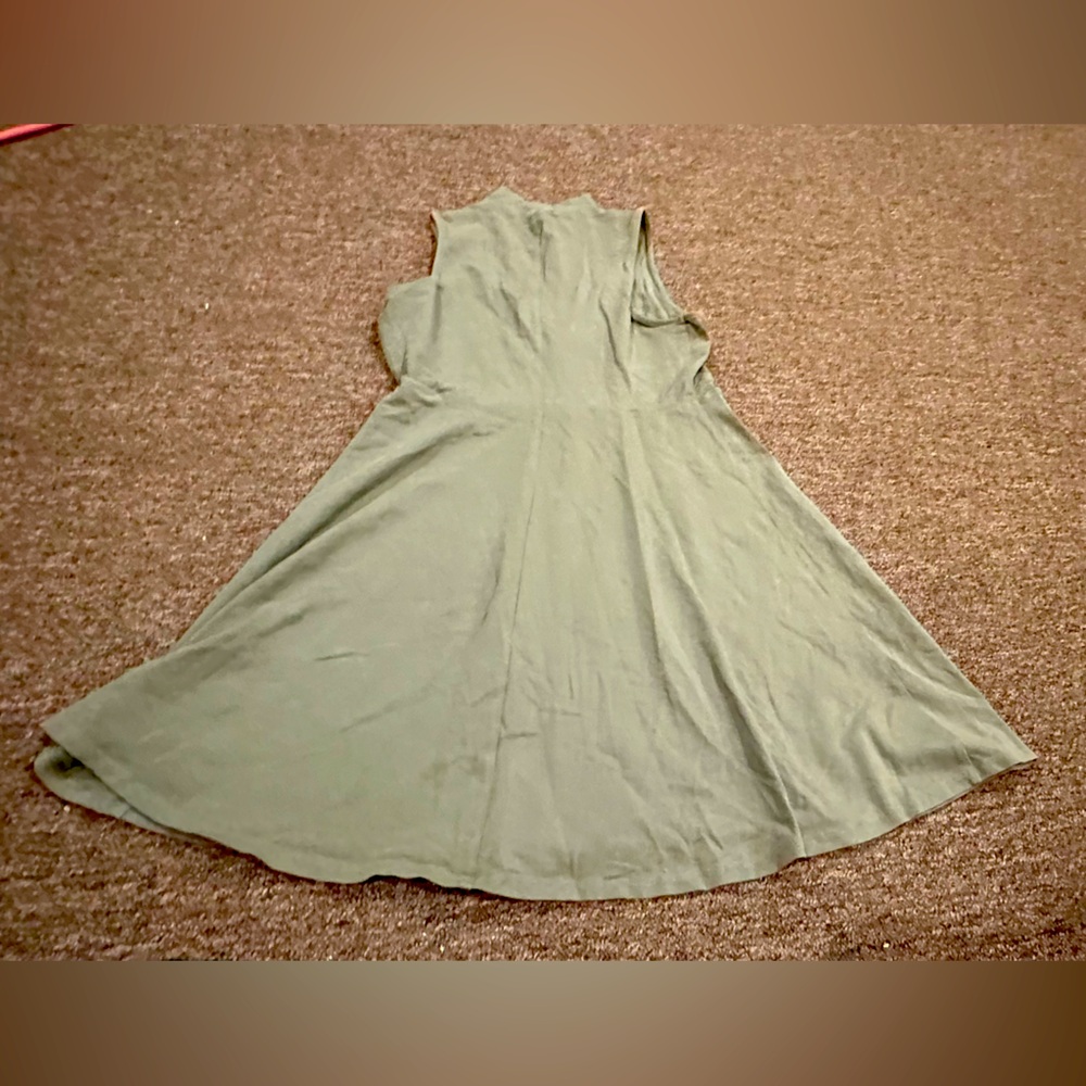 EUC! Express army green summer dress sleeveless keyhole back sexy flare bottom M
